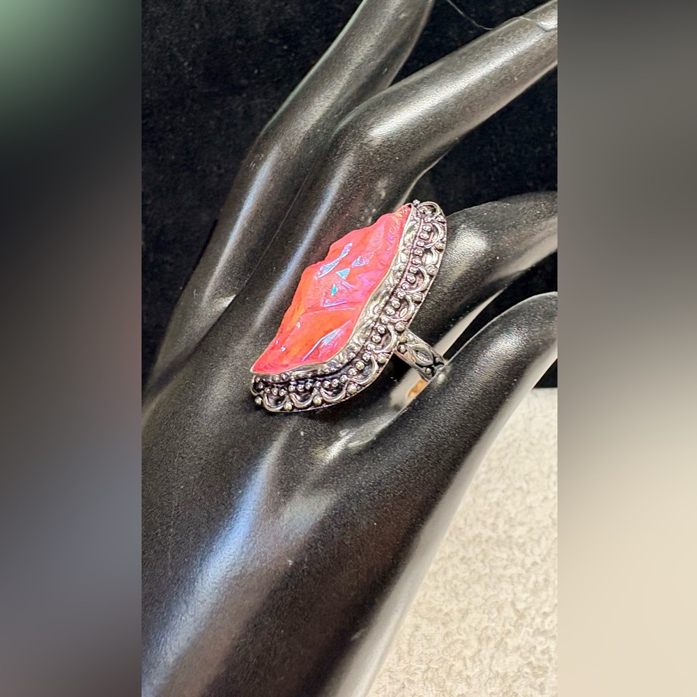 Elegant Silver and Pink titanium Gemstone Ring